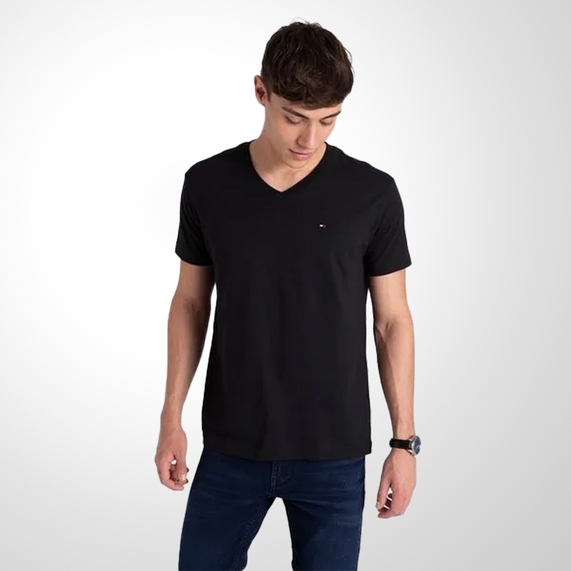 CAMISETA TOMMY HILFIGER MASCULINA CLÁSSICA GOLA V PRETA