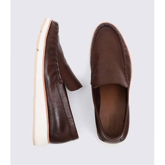 MOCASSIM COSTURA MANUAL MARROM ESCURO RICARDO ALMEIDA