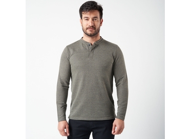 CAMISETA MANGA LONGA GOLA PORTUGUESA COM BOTÃO VERDE PADRÃO